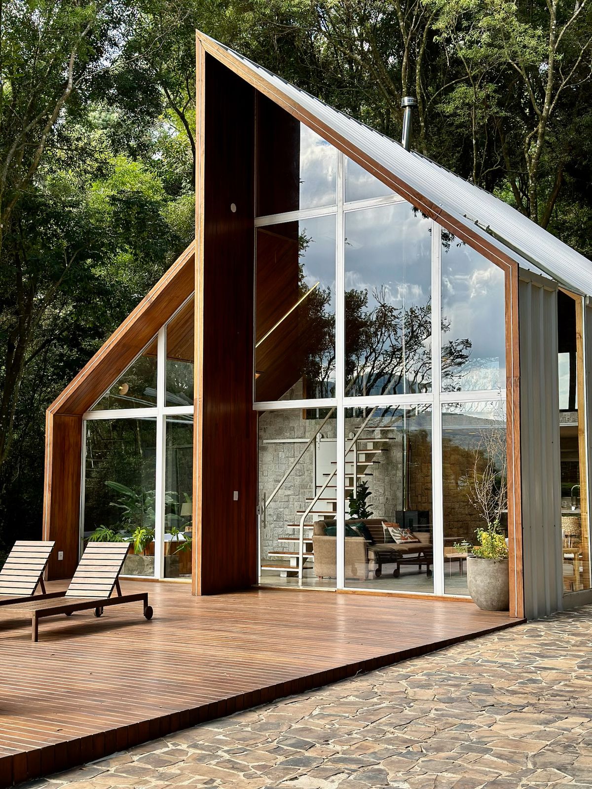 Arquitetura em madeira e vidro